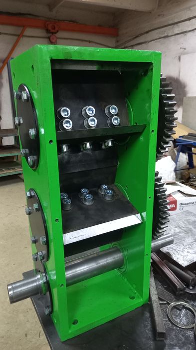 Подрібнювач гілок. Виробник.