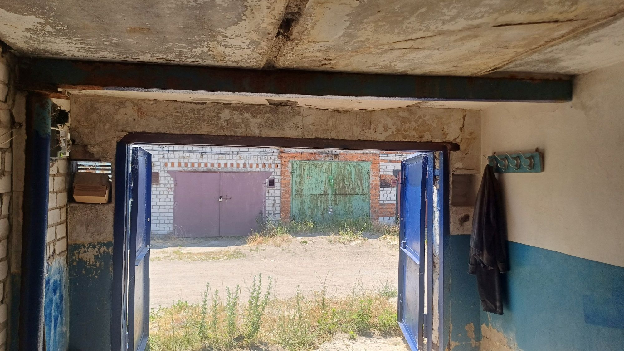 Гараж на Обсерваторній