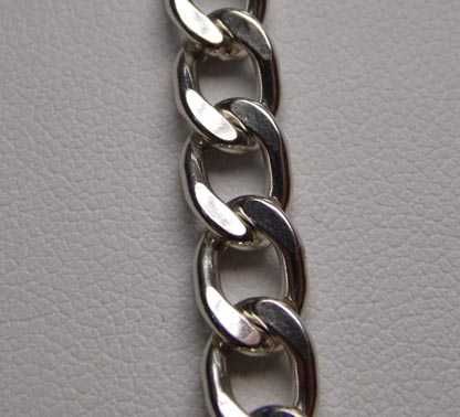 Srebrna bransoletka pancerka 22,5 cm. 5,9 mm.