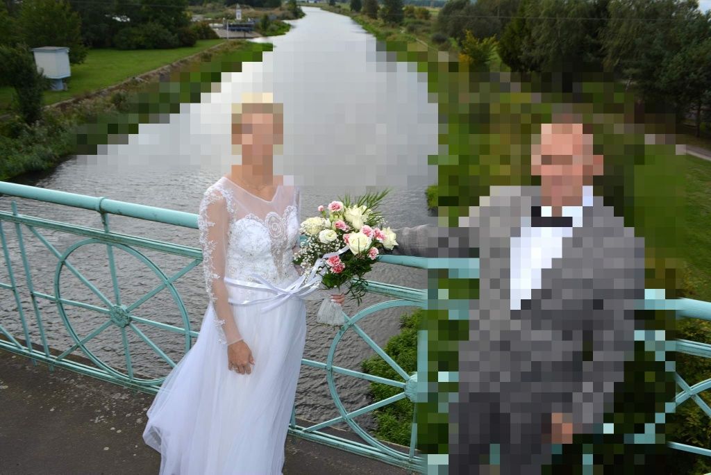Sprzedam piękną suknię ślubną