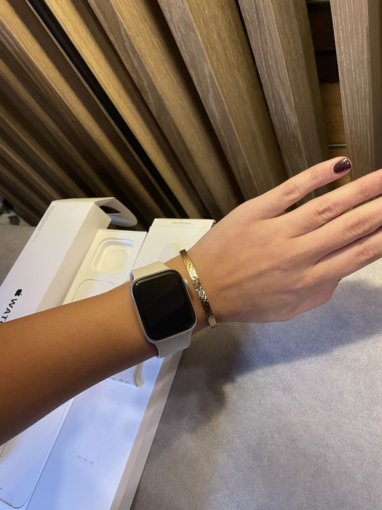 Apple watch SE smartwach