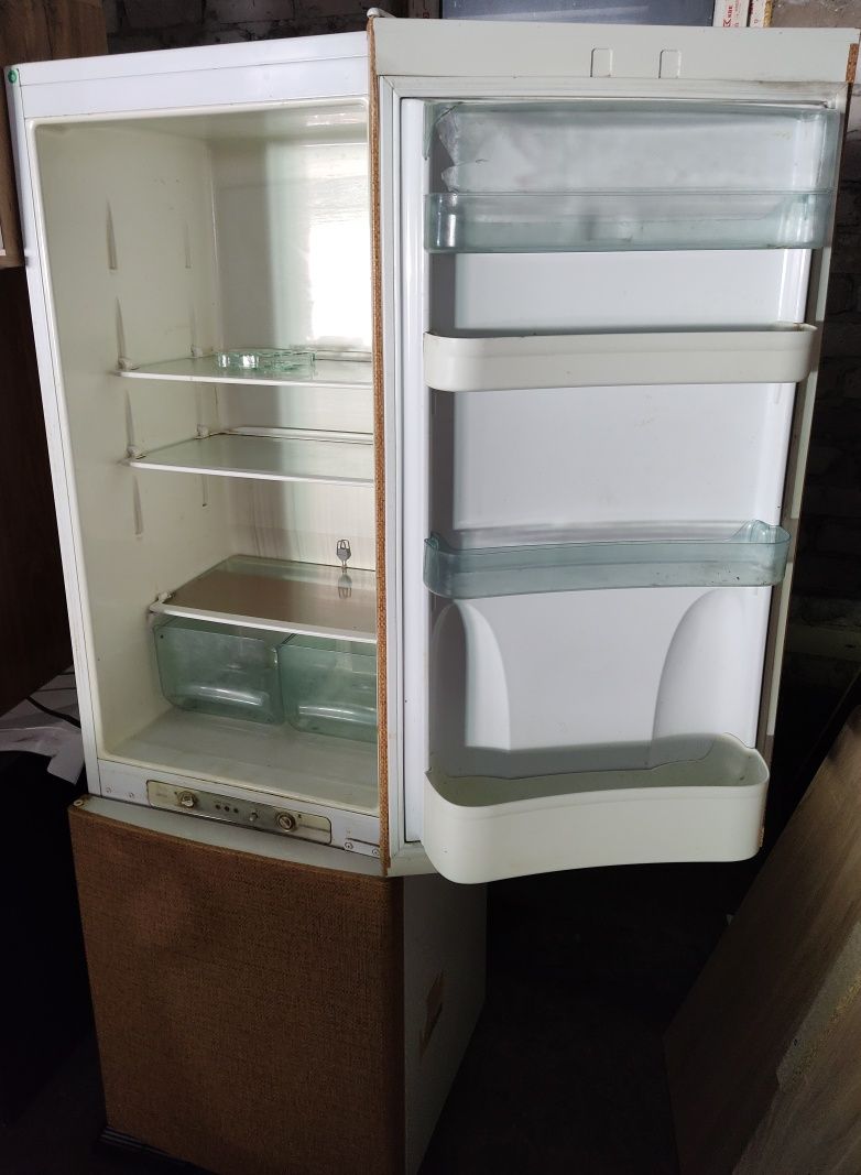 Холодильник, морозильная камера, Indesit.