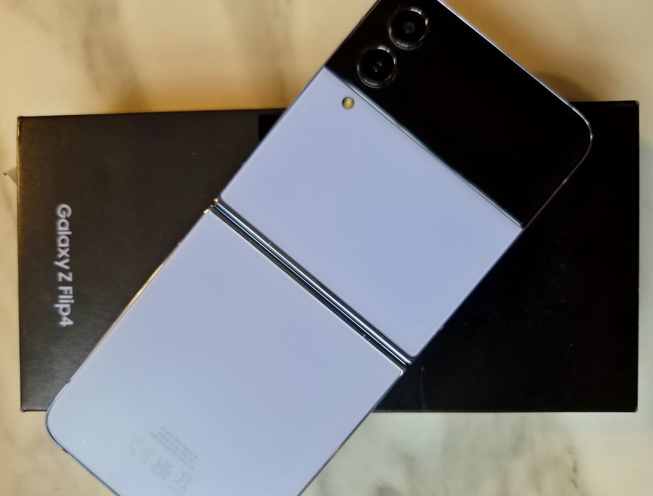 Samsung flip4 używany, stan idealny.