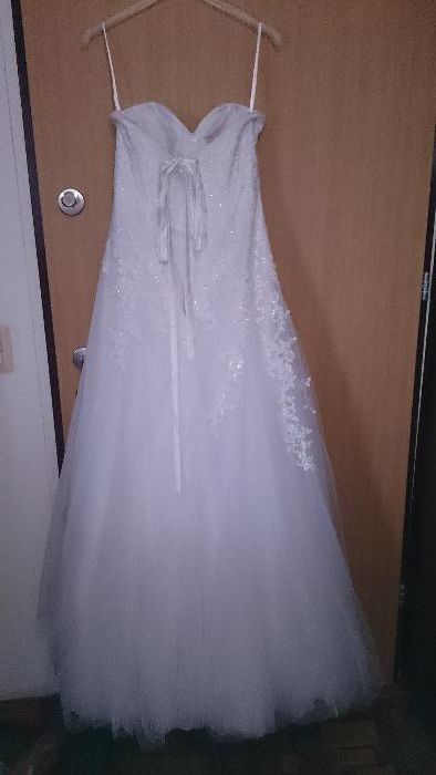Suknia ślubna bez ramion