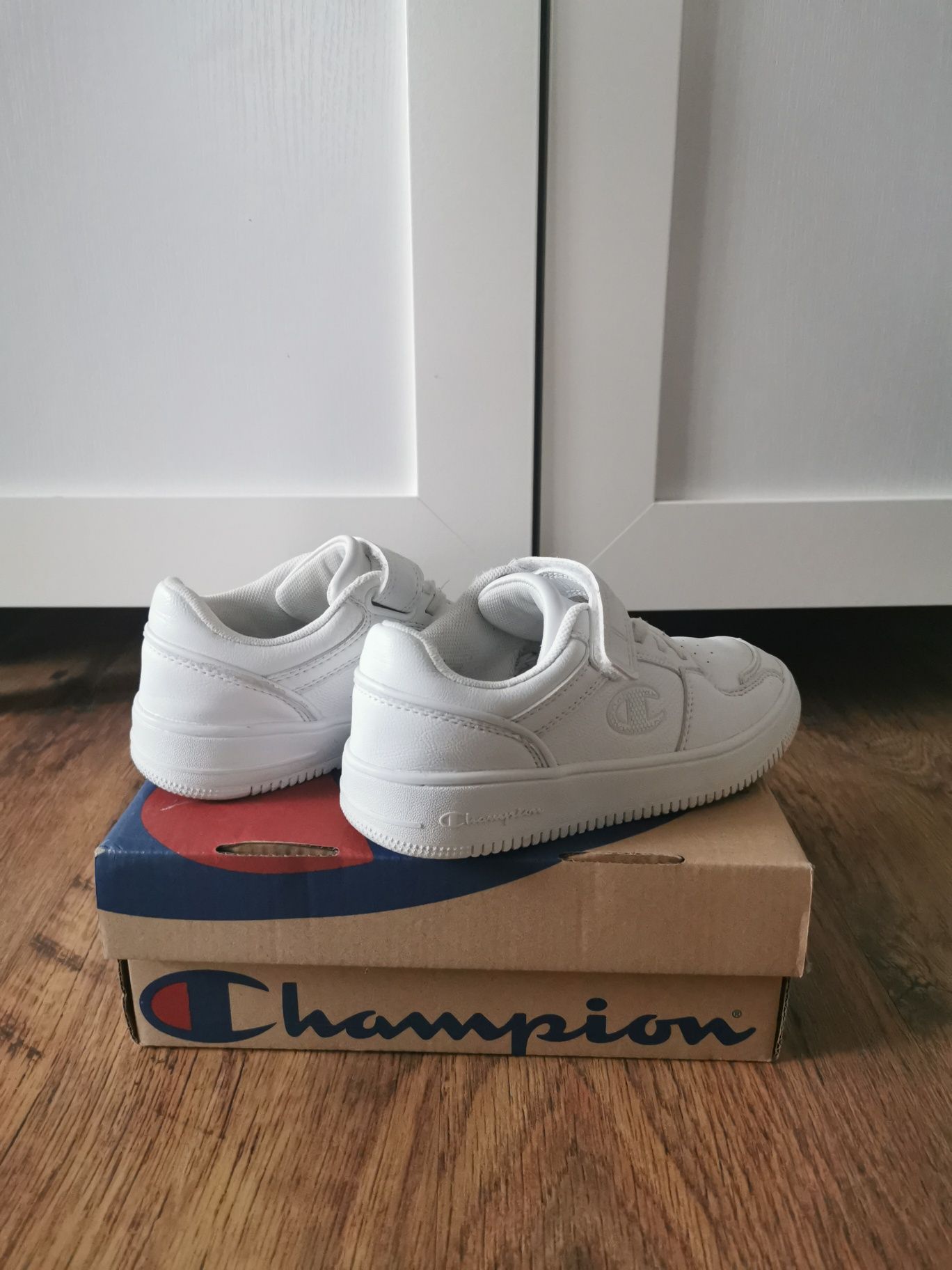 Białe sneakersy champion 32