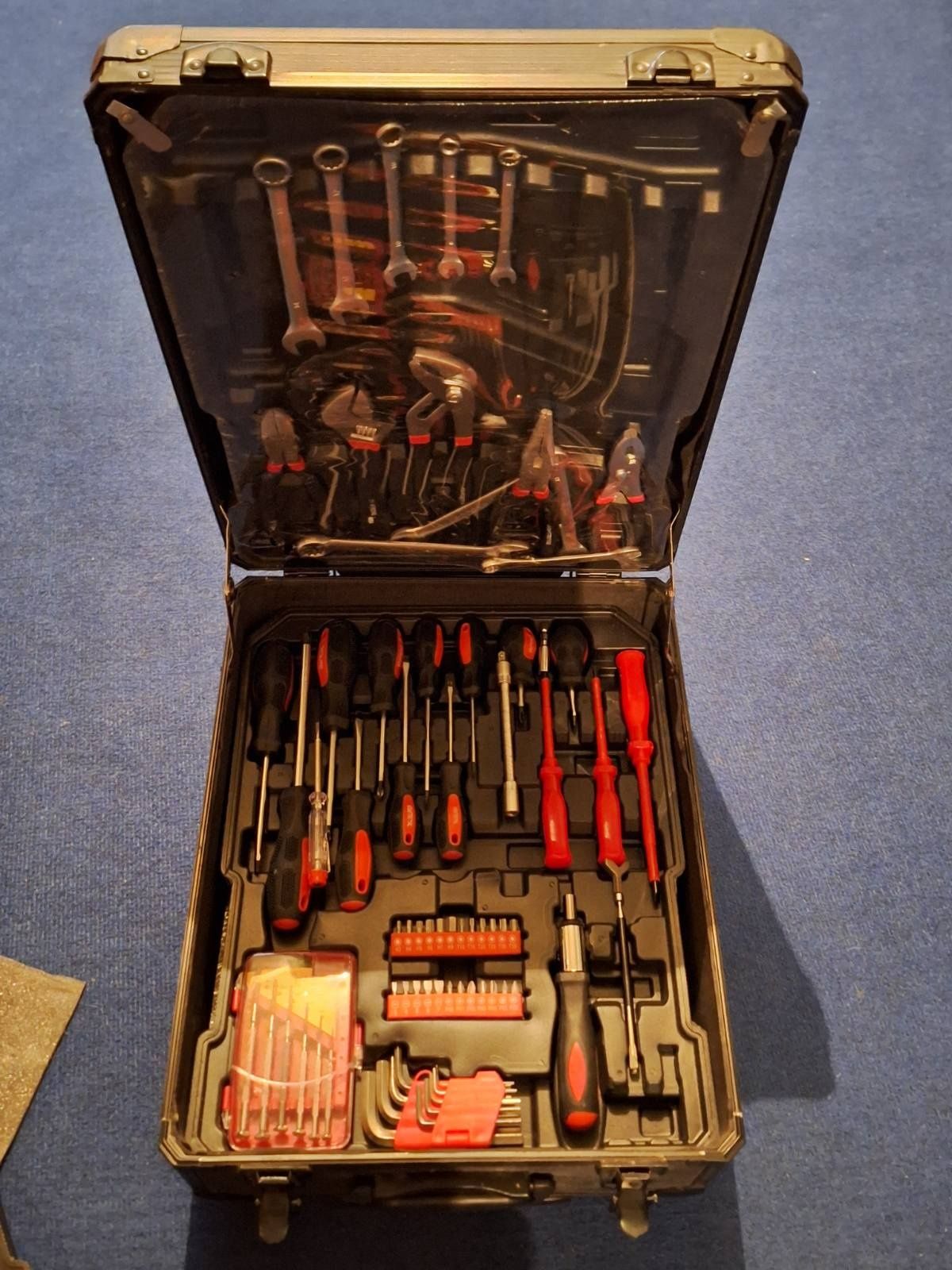 Профессиональный набор инструментов 399 pcs от Swiss Craft Internation