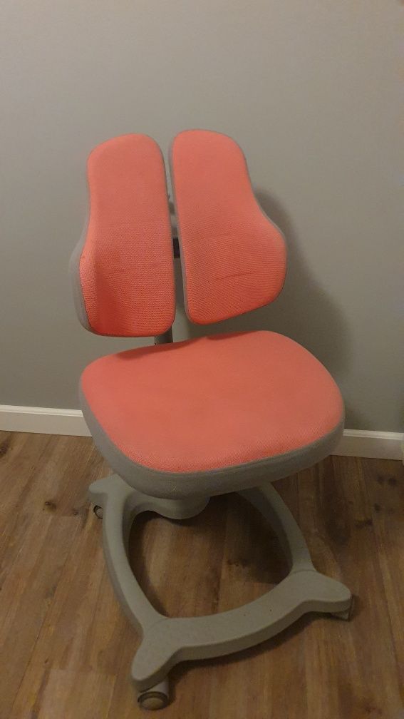 Ergonomiczne krzesło, fotel do biurka dla dziecka