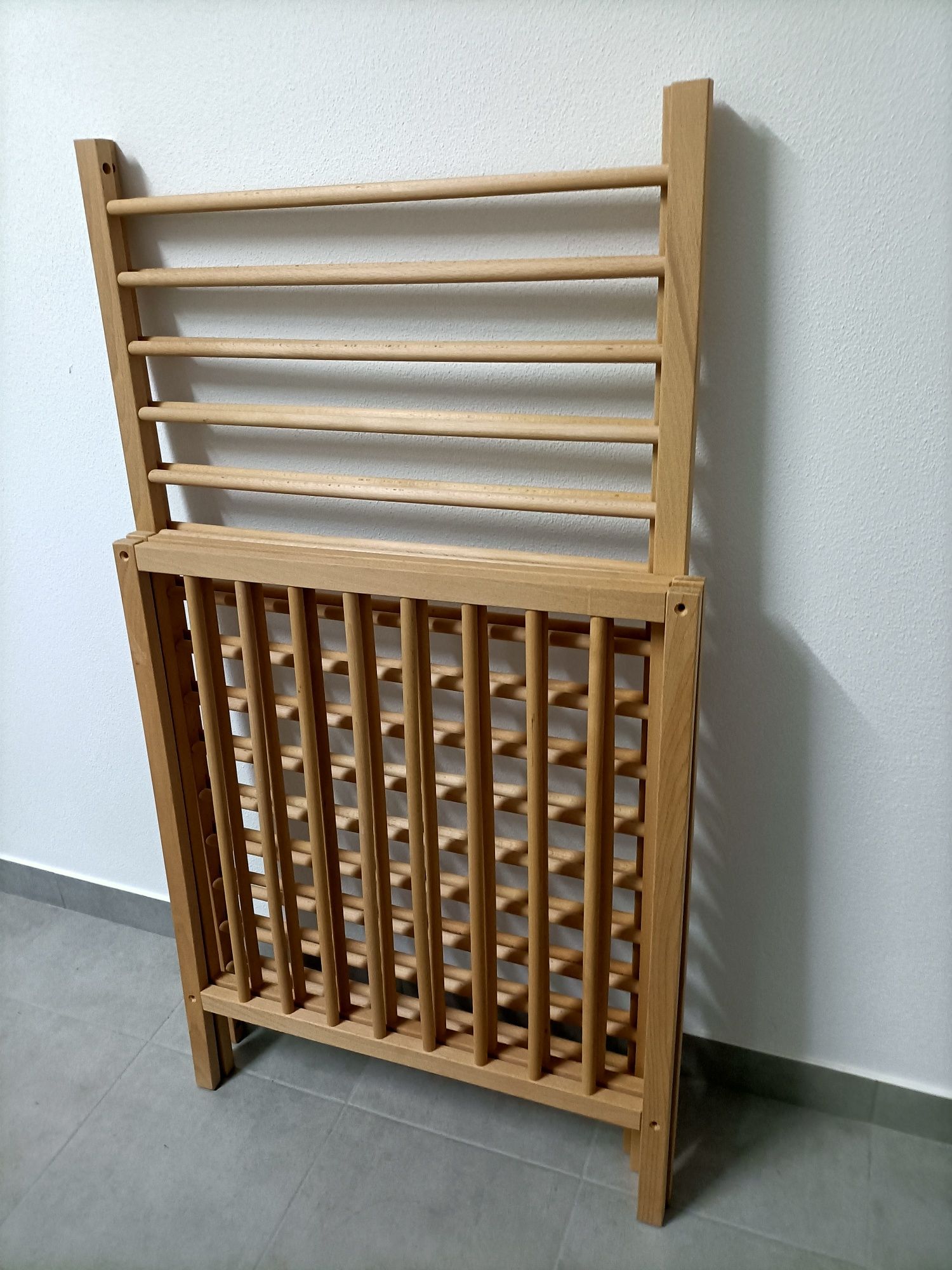 Cama de bebê do IKEA impecável