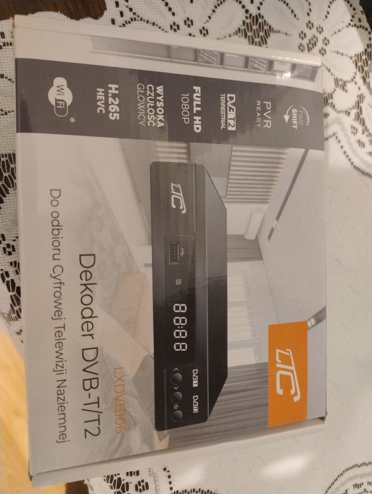 Telewizor SHARP 32 cale LCD + dekoder DVB-T2