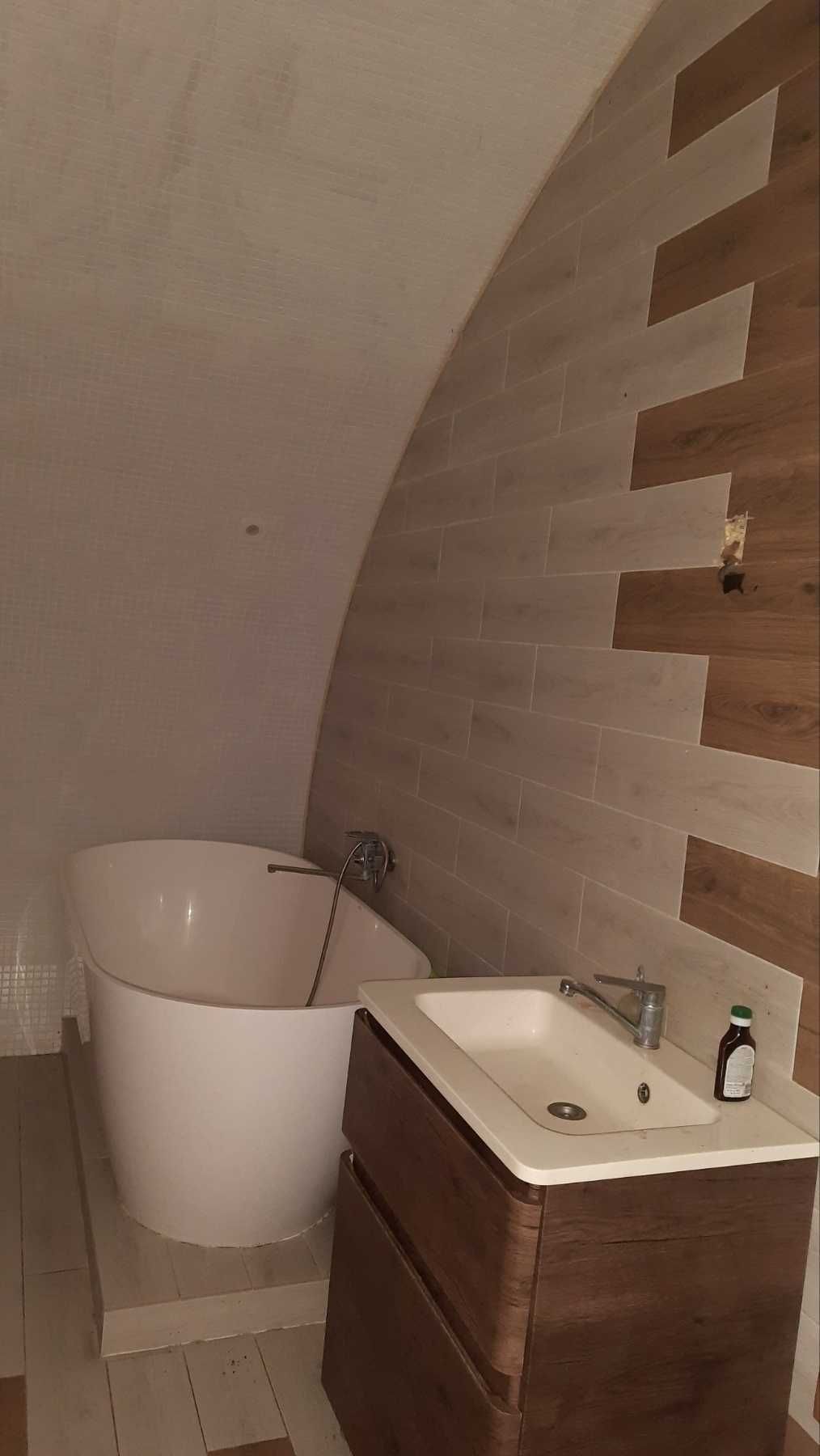 Чудова ціна! Продаж гарного будинку біля води у ДК "Славутич".
