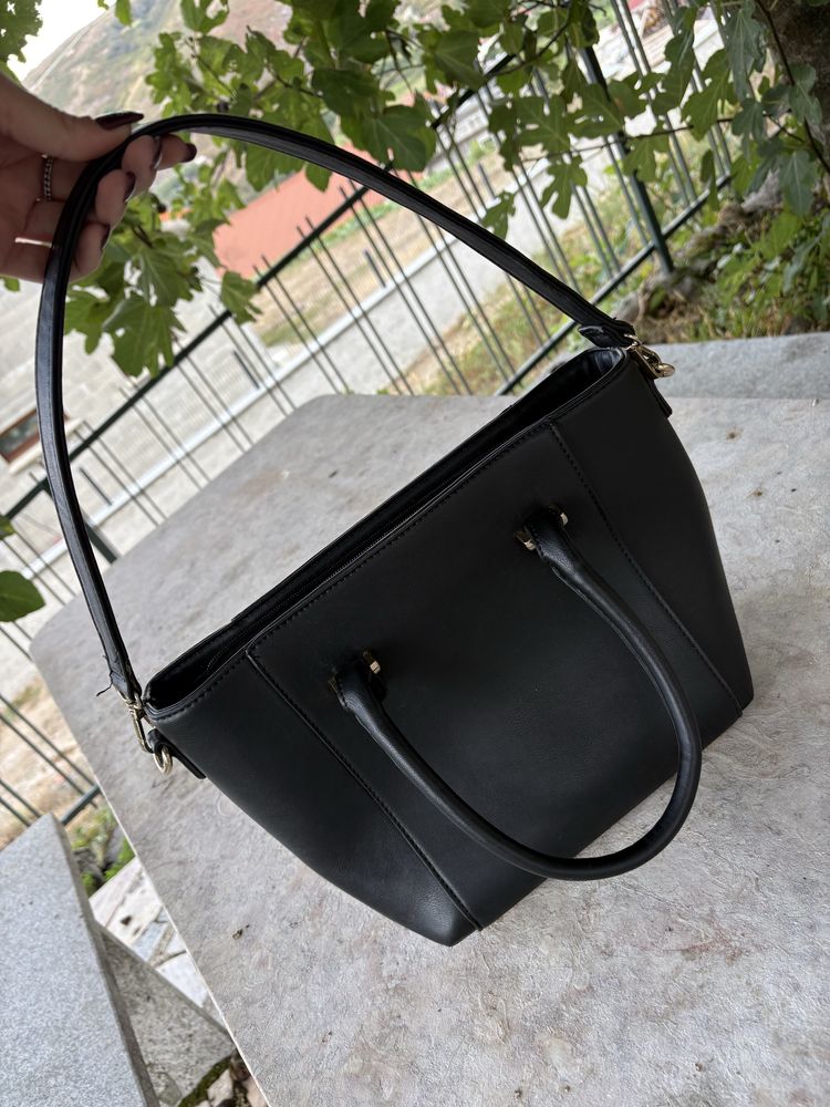 Mala/Bolsa preta em muito bom estado