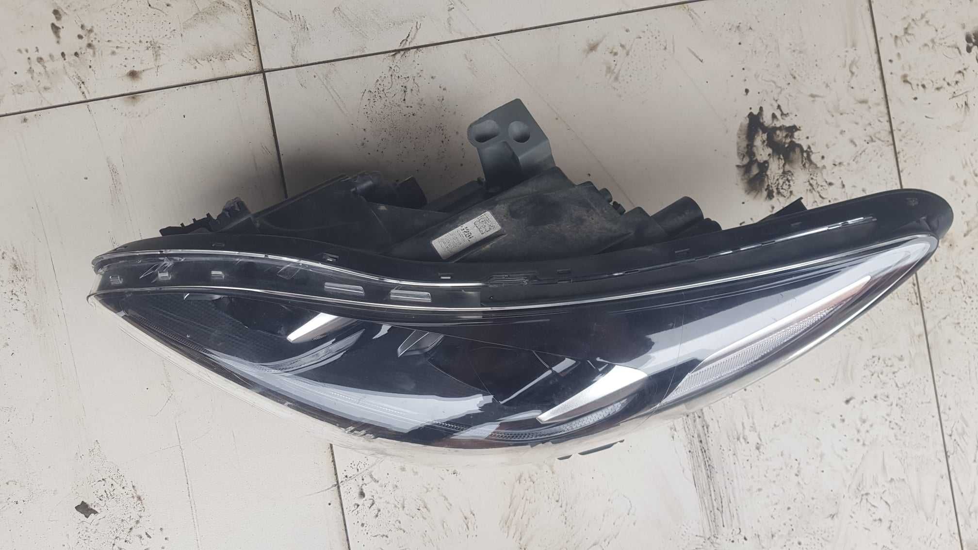 Lampa lewa reflektor KIA STINGER FULL LED