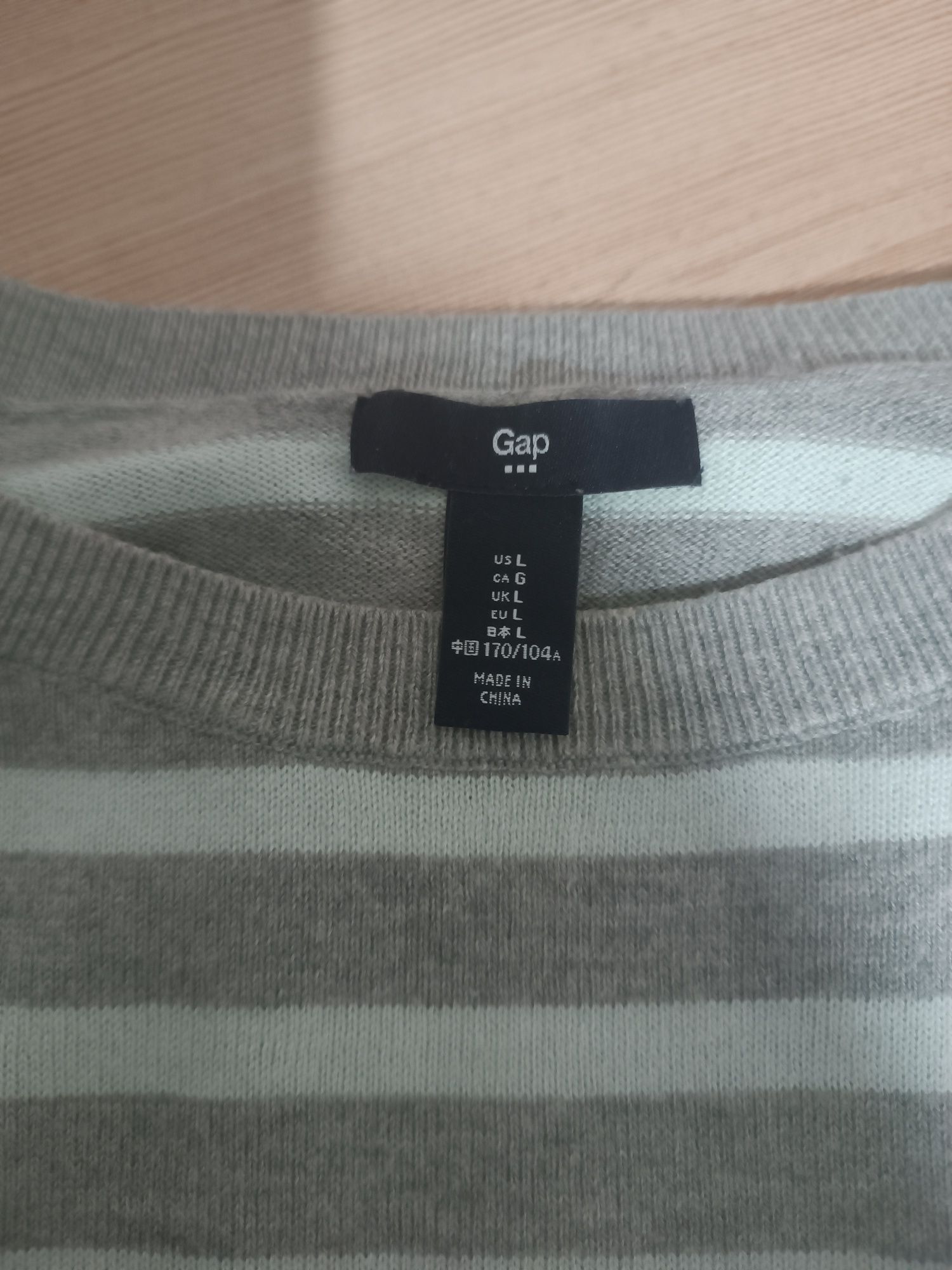 Szaro-miętowy sweter firmy Gap używany rozmiar L 40/42