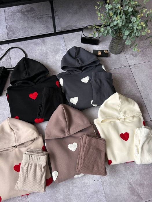 Женское худи на флисе с капюшоном+лосины Жіночий костюм в сердечко