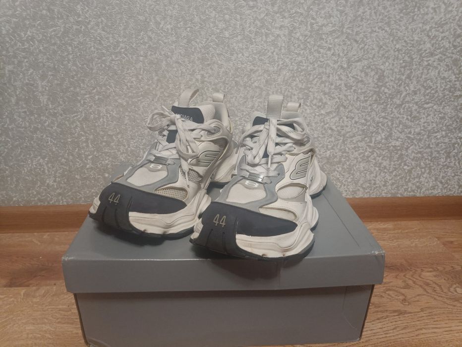 Balenciaga cargo 44