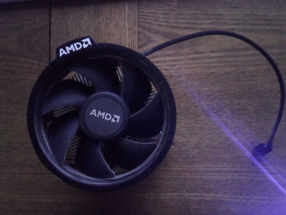 Кулер процесорний AMD Wraith Spire