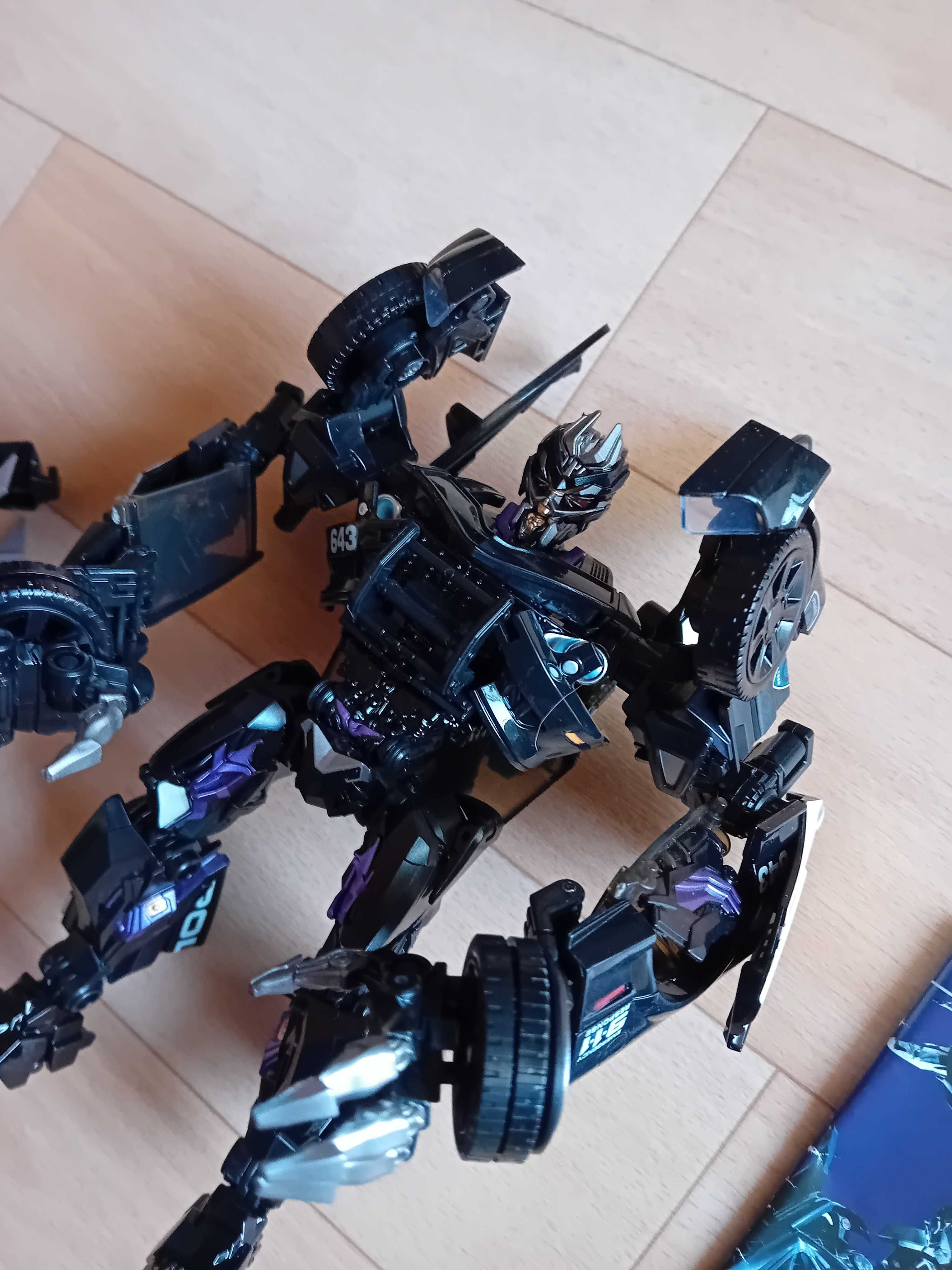 Figurka Barricade jak Transformers