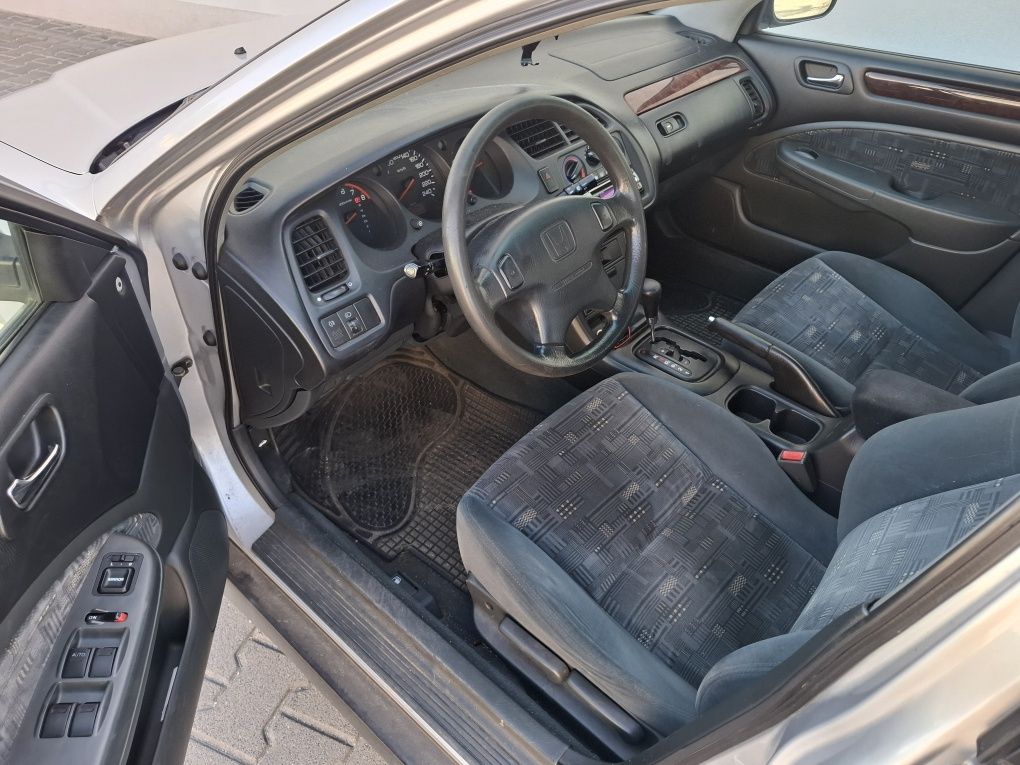 Honda Accord 1.8 benzyna 2000 Aitomat Klima Elektryka Wspomaganie