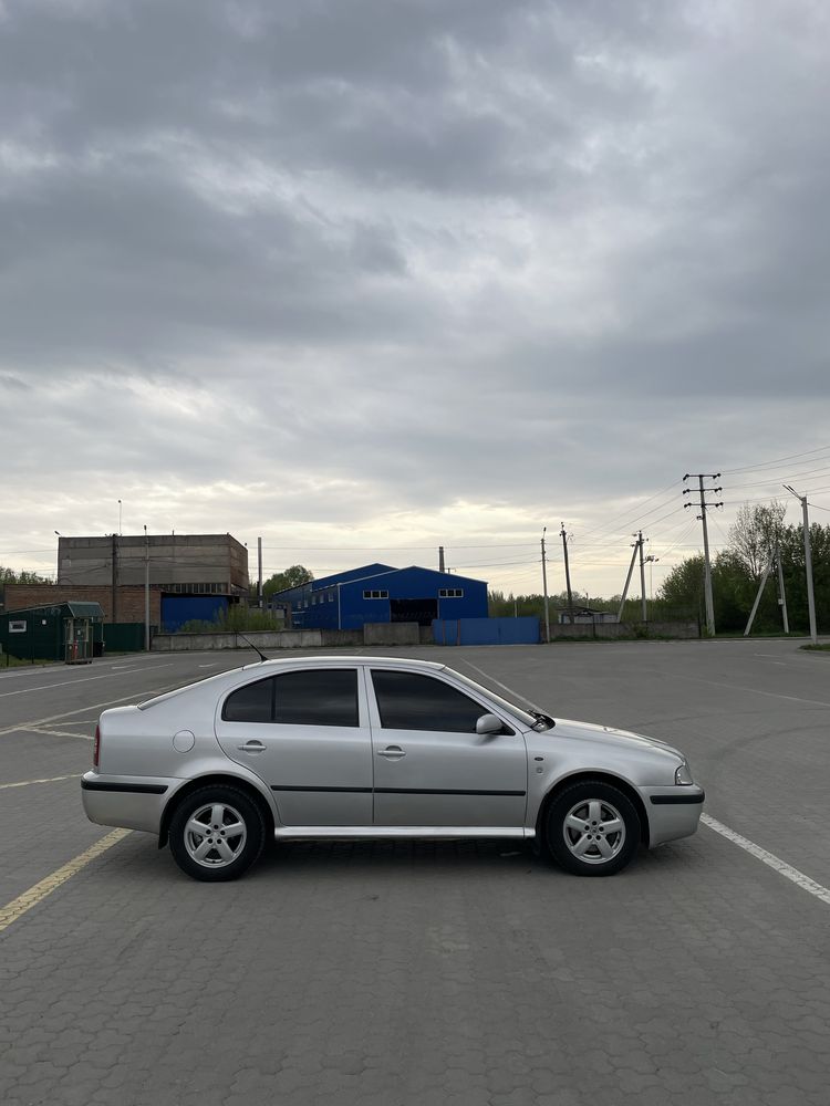 Skoda Octavia Tour 1.8 Газ,Бензин