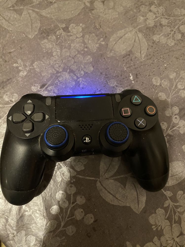 Vendo/troco Ps4 1TB + cabo de alimentação + comando