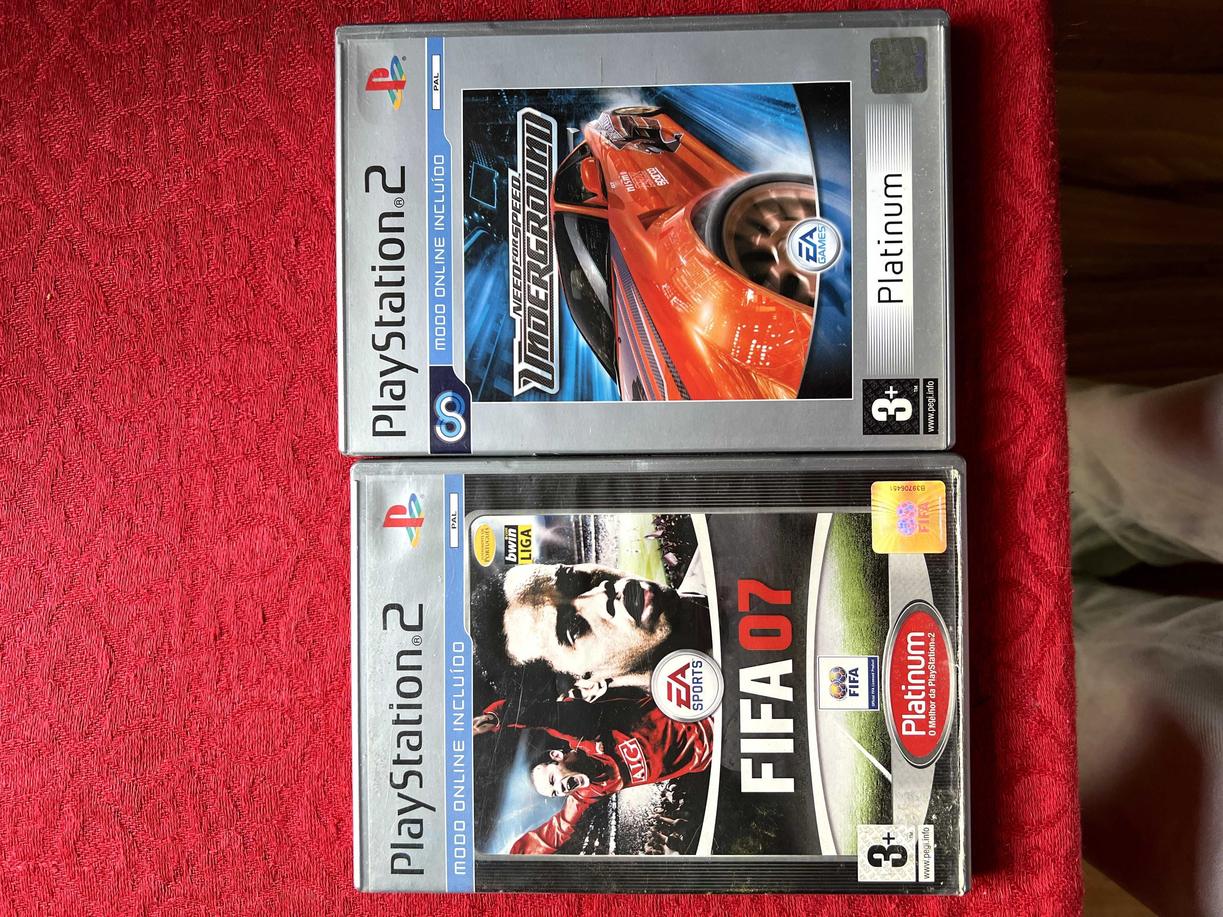 PS2 slim com 2 comandos + FIFA 7 & NFS Underground