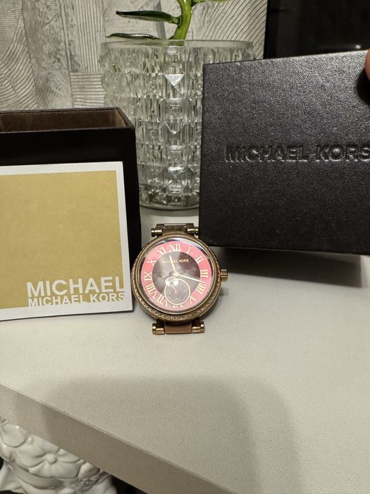 Часи  MICHAEL KORS  годинник