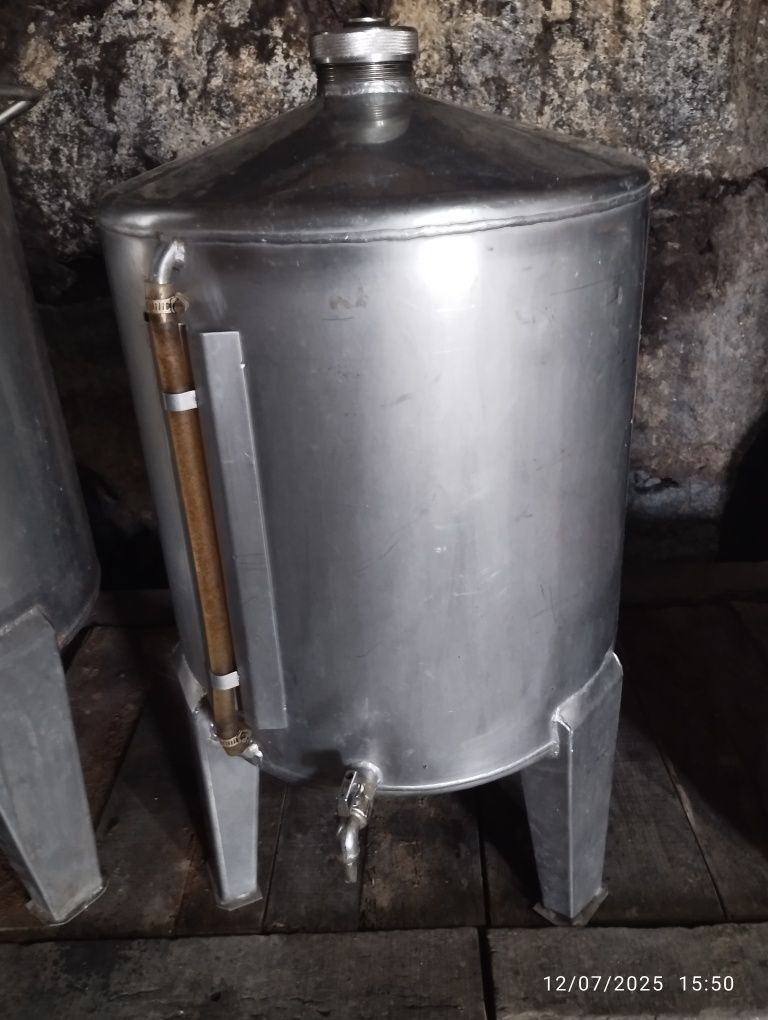 Cubas, prenças e dorna para vindima (venda junta ou separada)