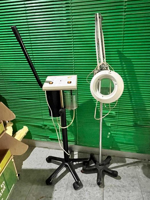 Equipamentos de Estética - vaporizador e lupa com luz