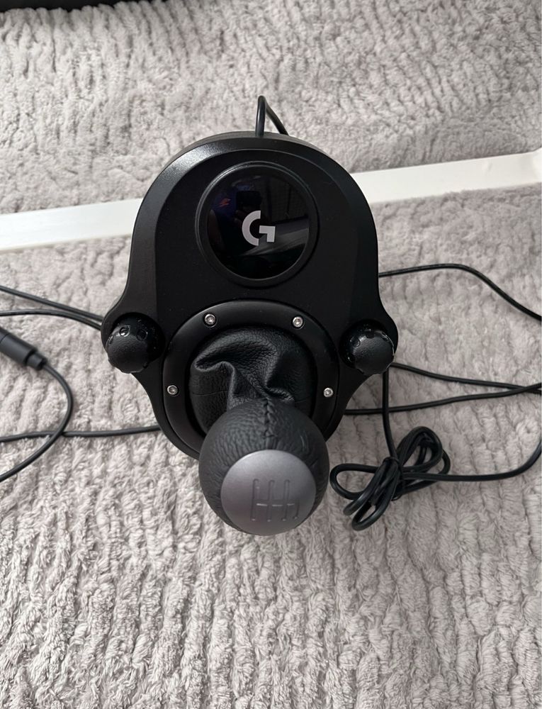Witam sprzedam kierownice logitech g923 z shifterem.