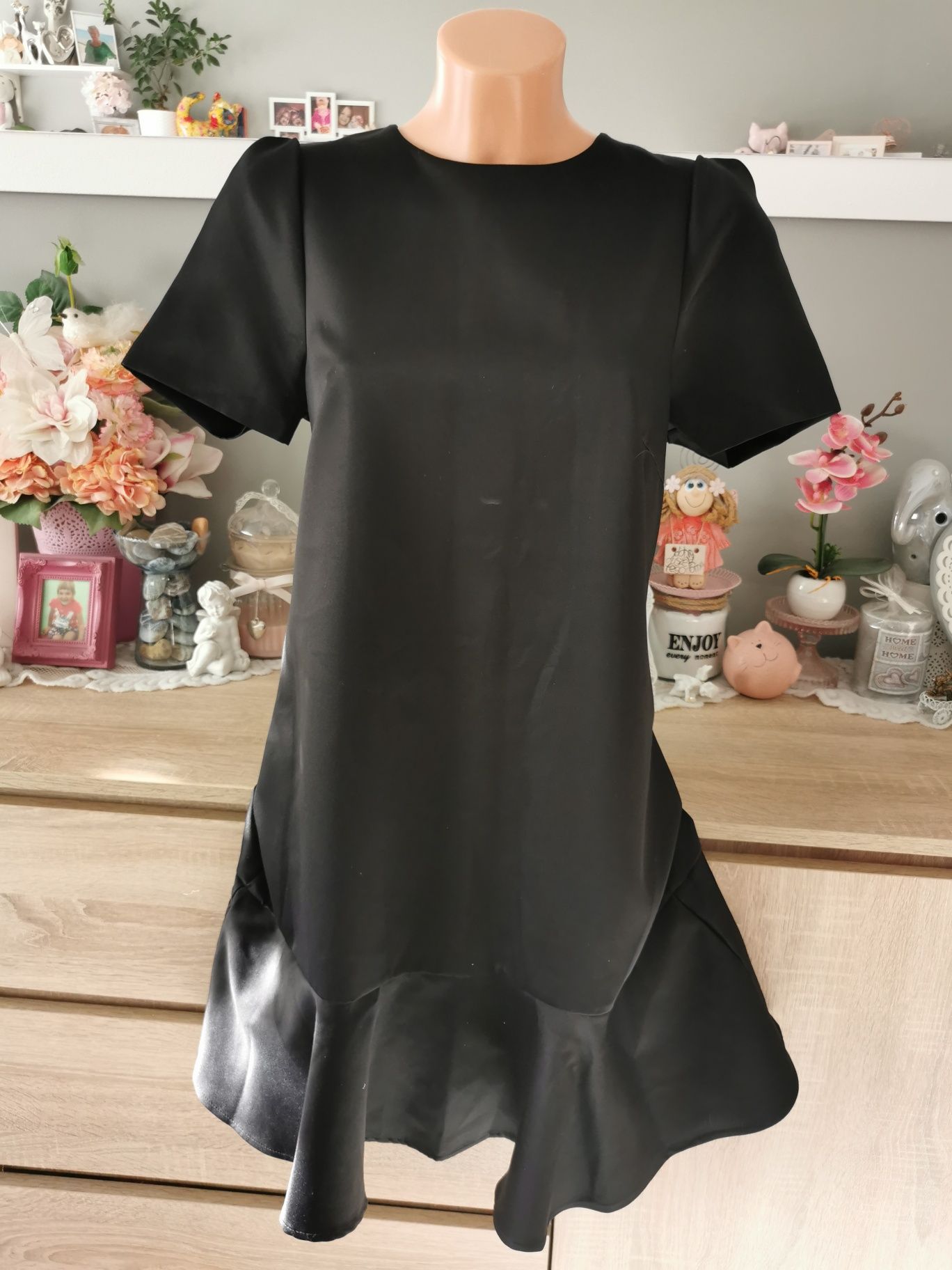 Piękna mała czarna H&M 38