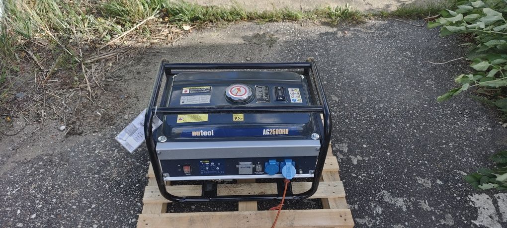 Generator prądu AG2500HU