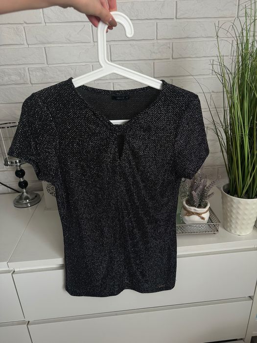 bluzka z kokardą kokardką Mohito S z błyszczącą nitką koszulka t-shirt