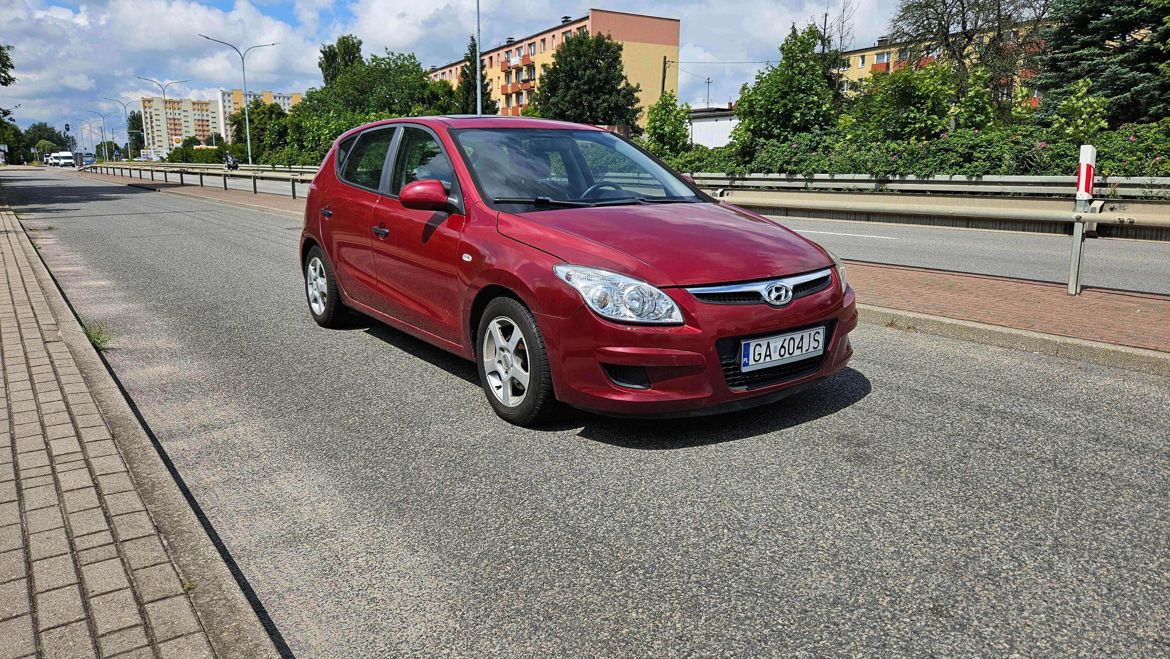 Hyundai i30 1.4 Benz / Klima / Szyberdach / Zadbany