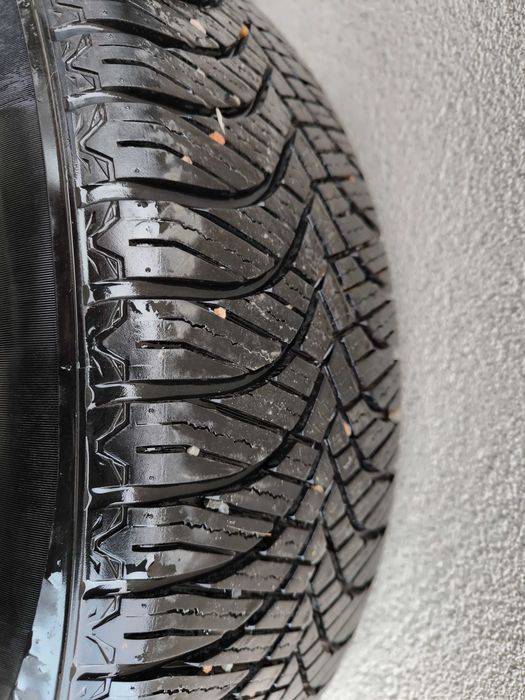 Oryginalne felgi Audi Q3 17- cali + opony wielosezonowe 215/65R17