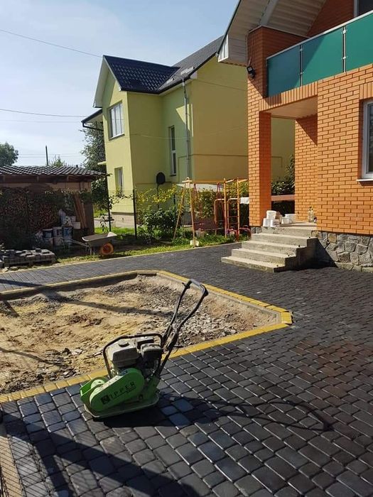 Тротуарна плитка та бруківка,бордюр,поребрик.