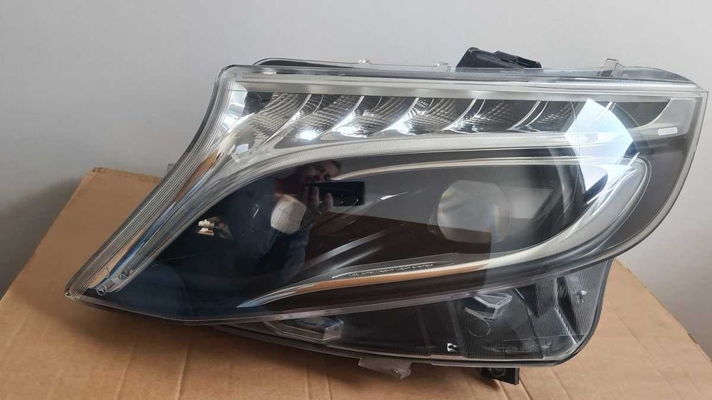 Mercedes Vito W447  lampa ILS lewa stan idealny