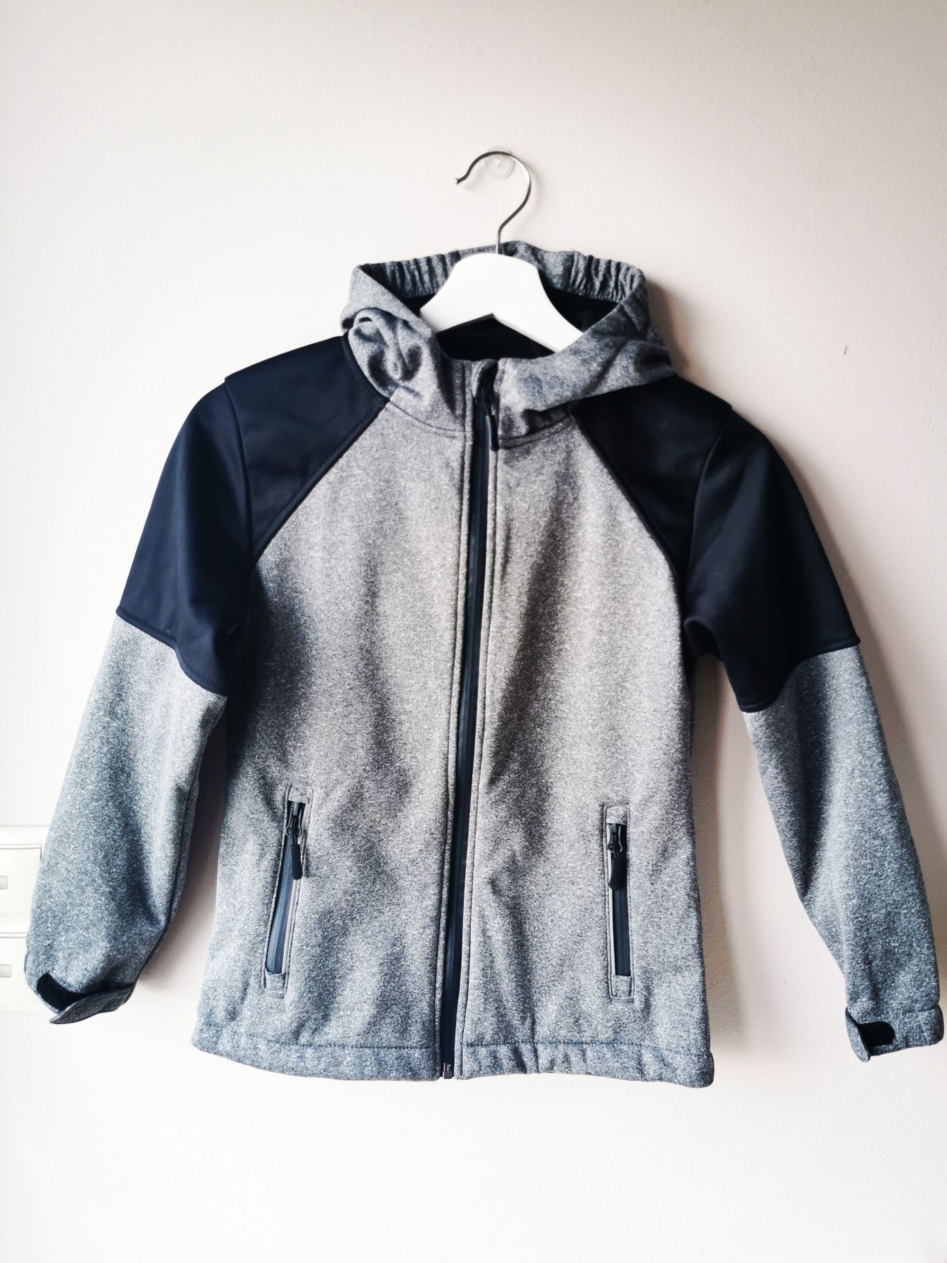 Kurtka Softshell z kapturem
