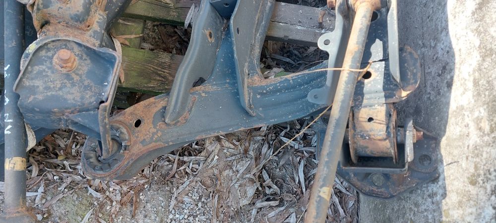 Lexus RX Хайлендер подрамник балка