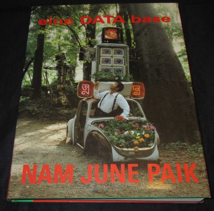 Livro Eine data Base Nam June Paik