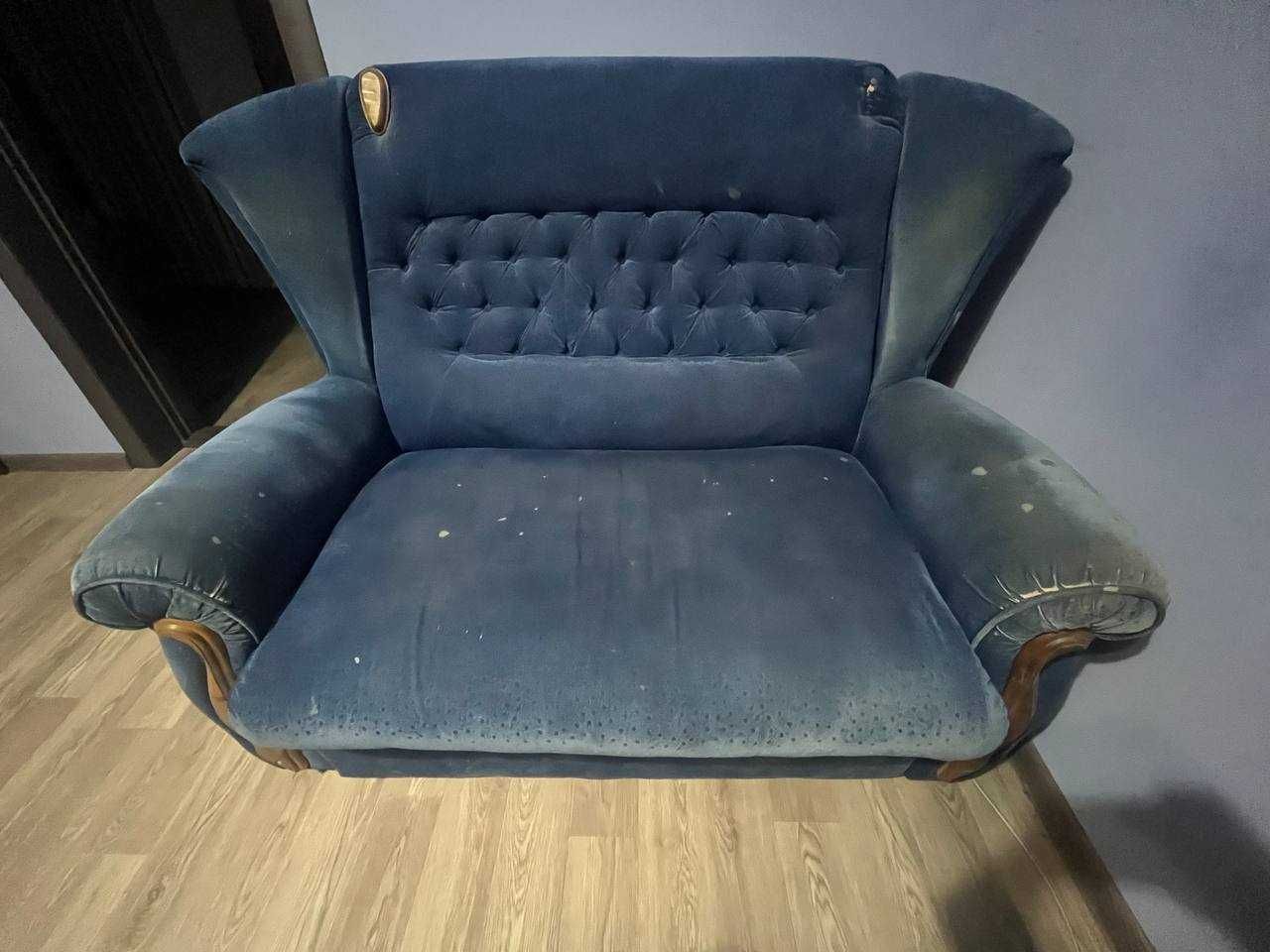 Синій диван і два крісла