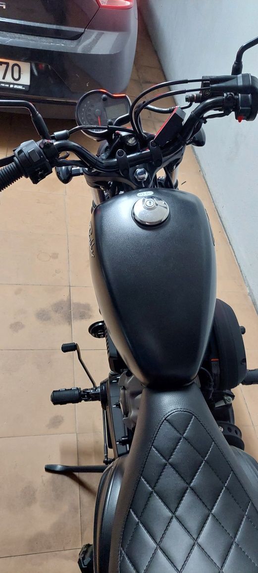 Hyosung Bobber 125