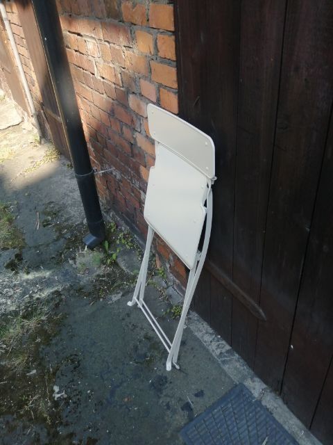 Stół plus 4 krzesła