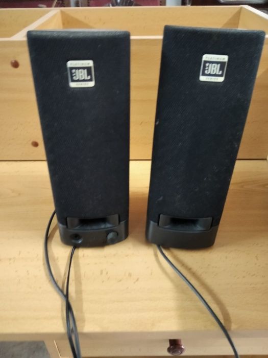 Colunas JBL computador