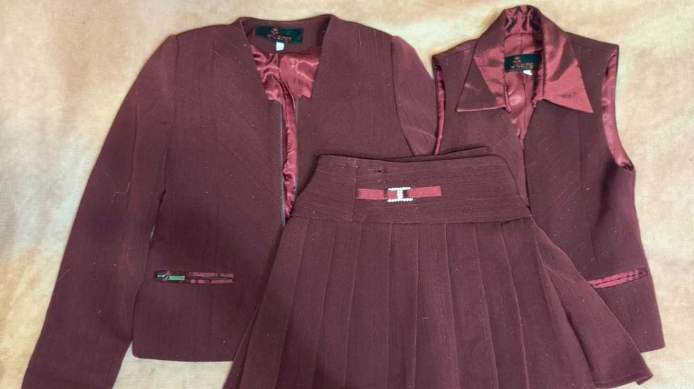 Шкільна форма на дівчинку 128 костюм трійка