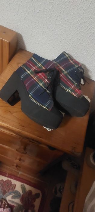 Botins tamanho 38