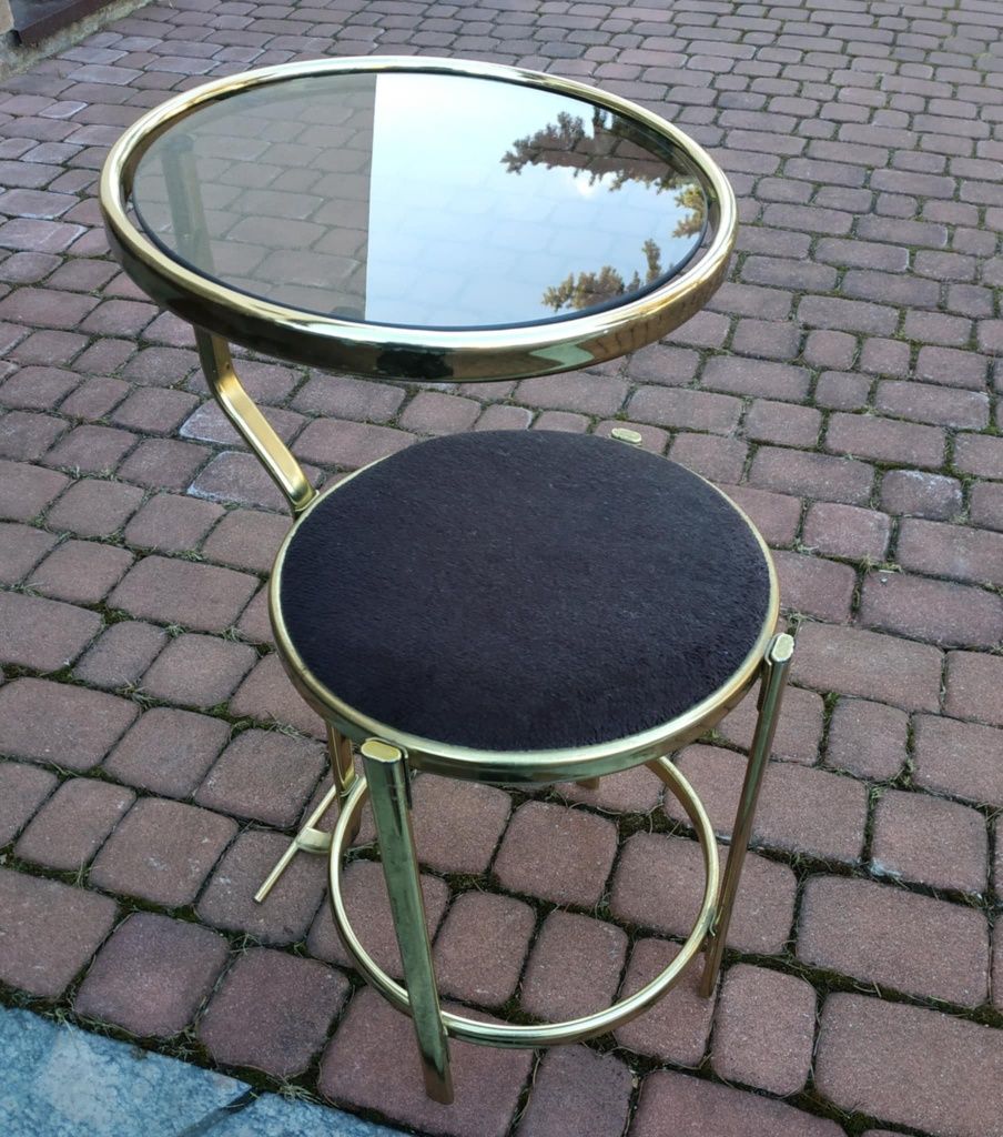 Taboret z stolikiem