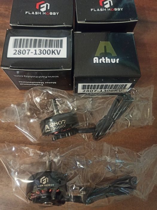 Двигун FlashHobby 2807 на 1300kv для FPV дронів 7"