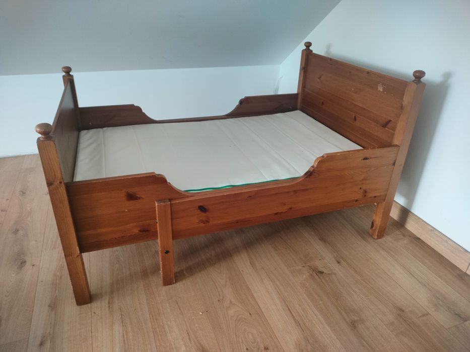 Łóżko drewniane rosnące razem z dzieckiem Ikea leksvik