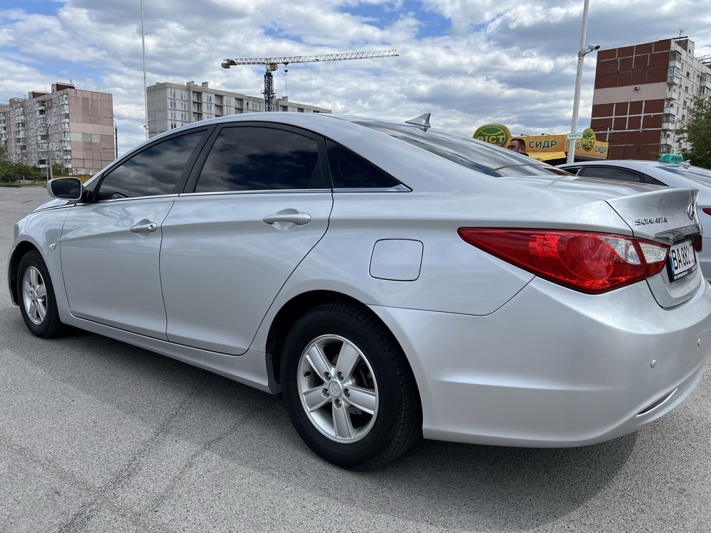 Hyundai Sonata LPI , не крашена , родной пробег 210 тыс