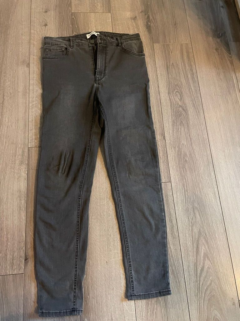 Spodnie jeansowe Pull&Bear rozmiar L stan dobry